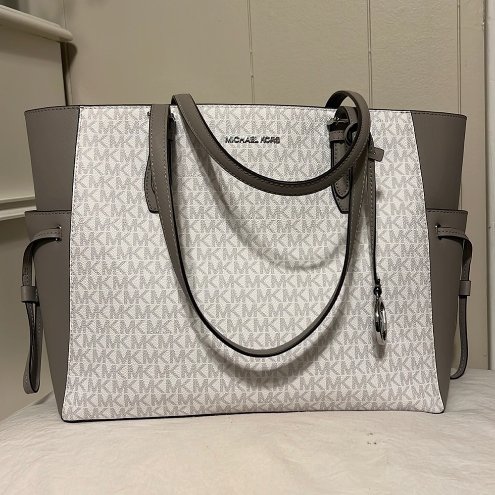 Michael Kors- Large tote